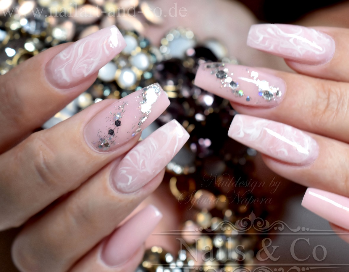 MEGA SCHULUNG KURS NAGELDESIGNERIN UND